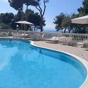 https://villa-nunziatella-badia.sicilyhotelsitaly.net
